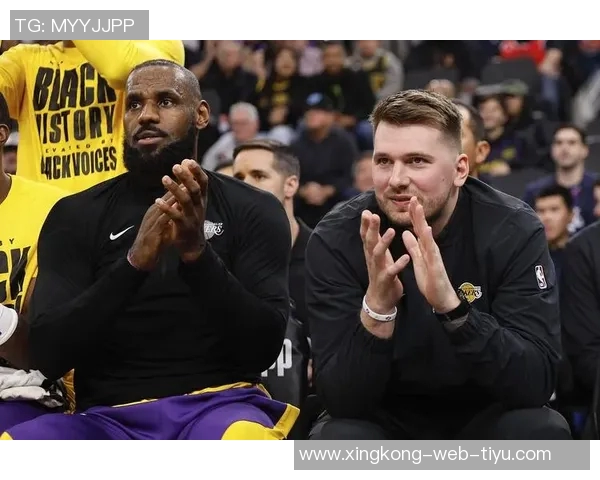 詹姆斯谈NBA球员利用规则造犯规的技巧与策略