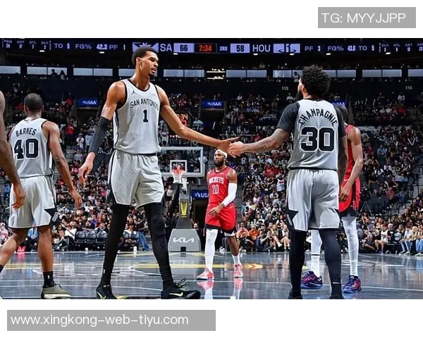 尚帕尼盛赞文班训练效果未来表现将更加令人惊叹