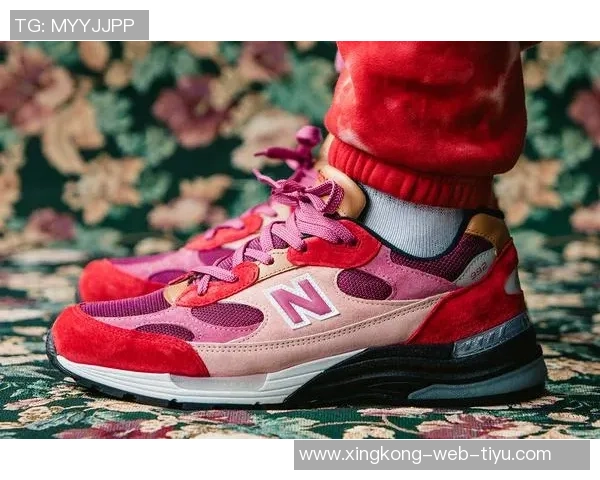 库里今日亮相穿搭JoeFreshgoods与NewBalance联名2010款球鞋引发热议